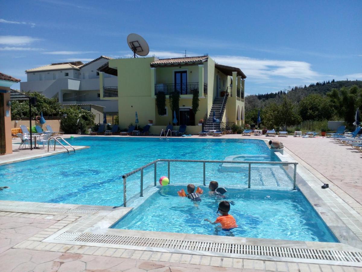 Amadeus Hawaii Apartments & Studios Sidari  Bagian luar foto